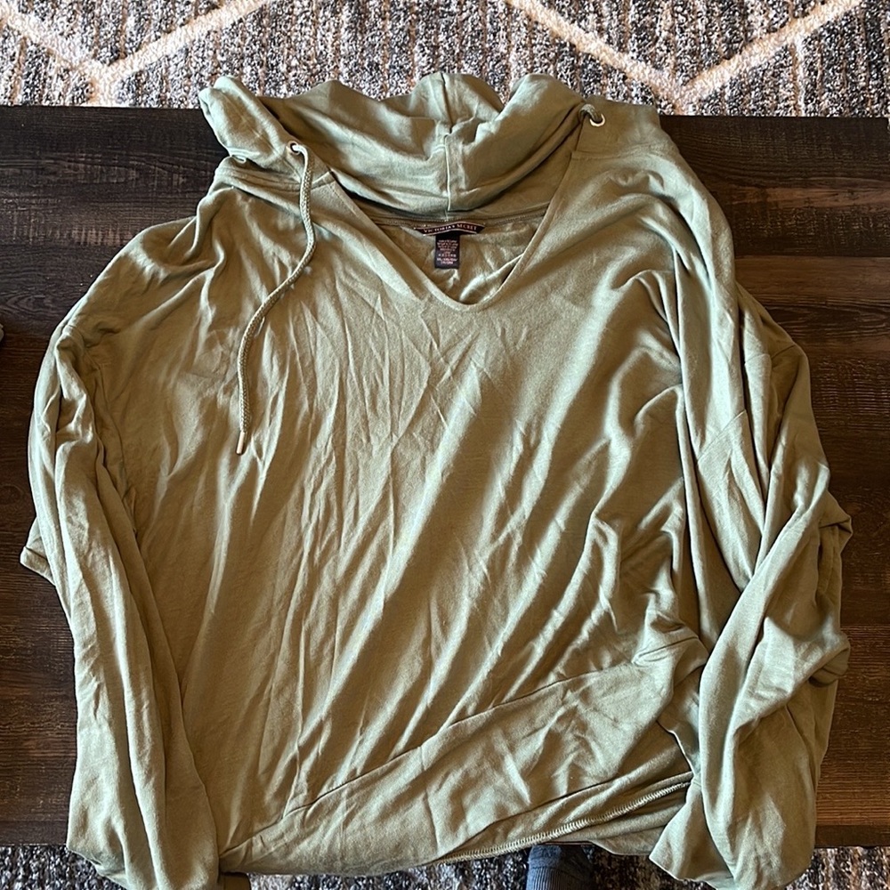 2xl shirt, xl shorts Victoria secret shirt set